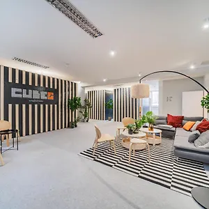  Kapsül Otel Cubes By Tegetthoff
