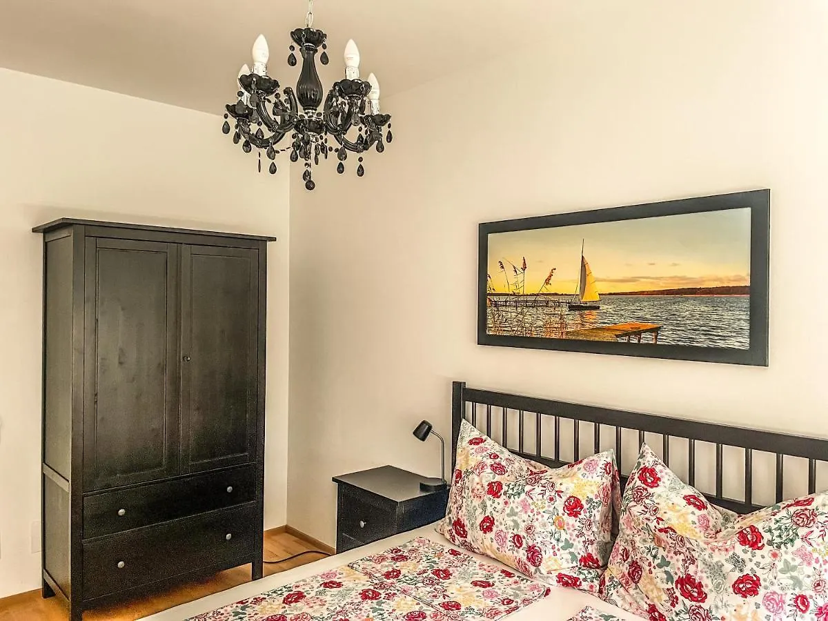 Lake Side Vienna Apartment